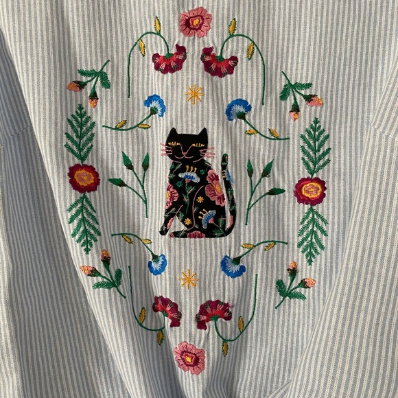 Blue and white striped cat embroidered tank - Picture 3 of 5